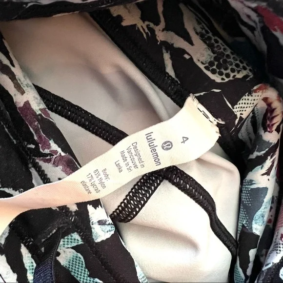 Lululemon Break Free Crop (Nulux 17")
Culture Clash Starlight Black 4 pants - Picture 8 of 10